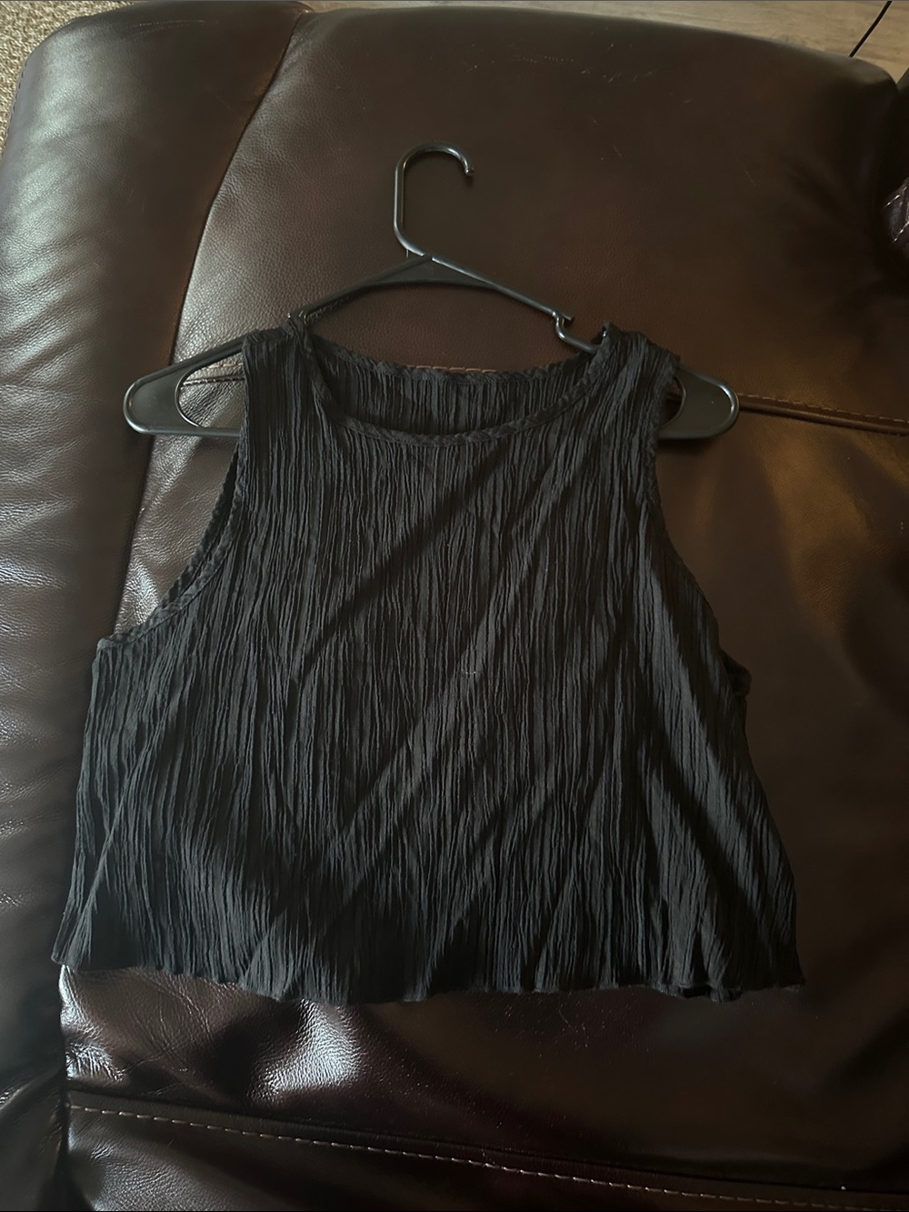 Women's Black Sleeveless Crinkle Crop Top - Classic Minimal